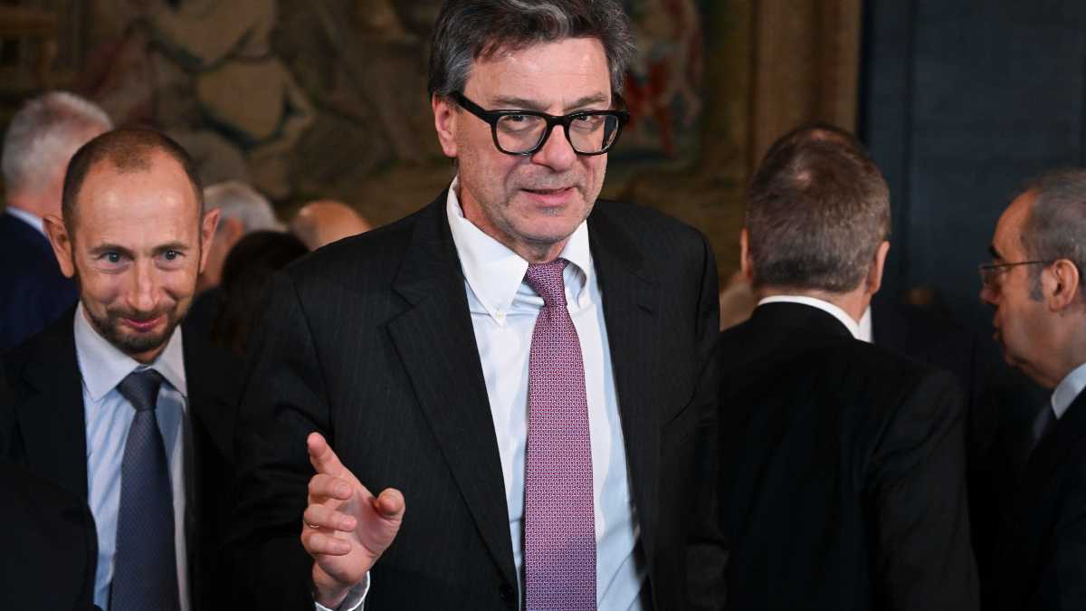Immagine di L’Italia discute sul decimale di deficit e protesta contro l’austerity che non c’è stata
