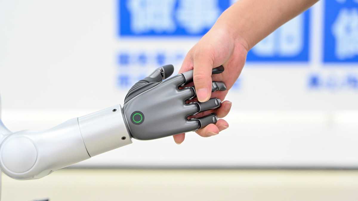 Immagine di Alla fiera di Shenzen, le mani dei robot fanno cose incredibili