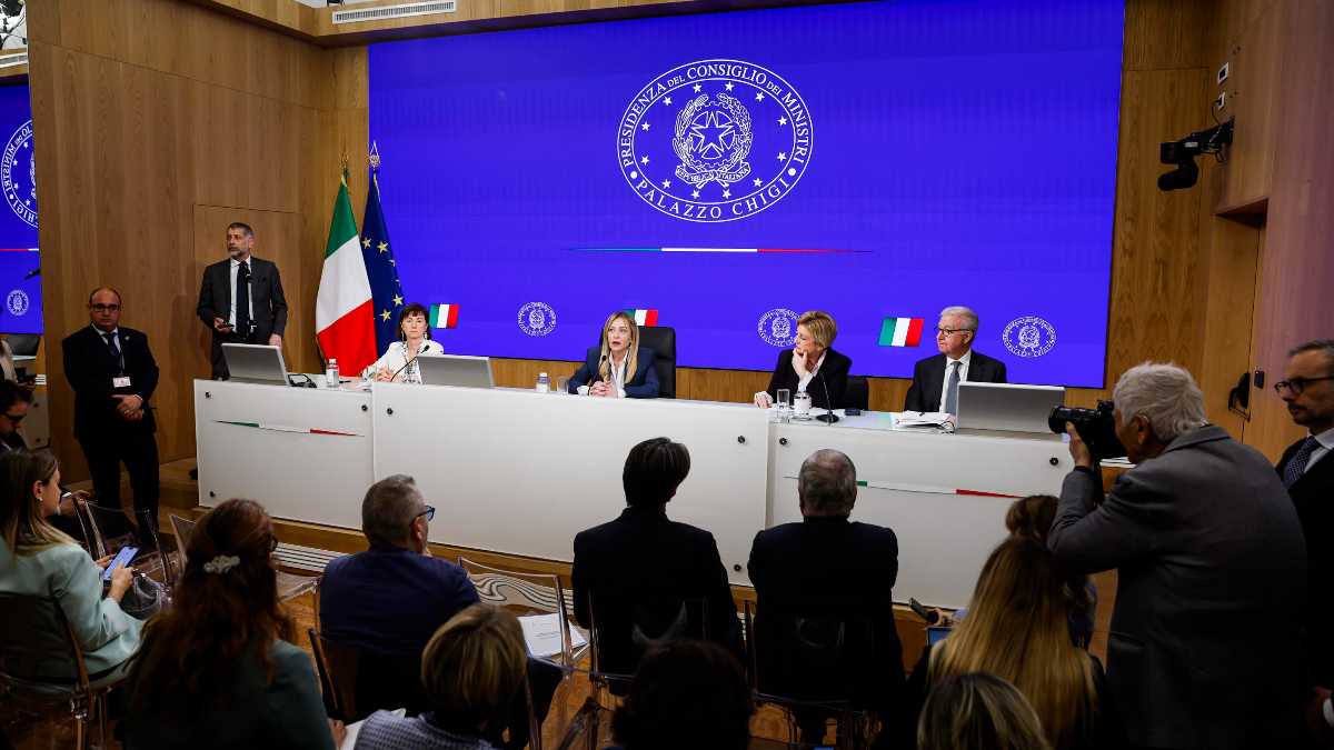 Immagine di Meloni: "Le nomine Consob e Antitrust a breve". E su taglio accise: "Proroga differenziata per gasolio e benzina"
