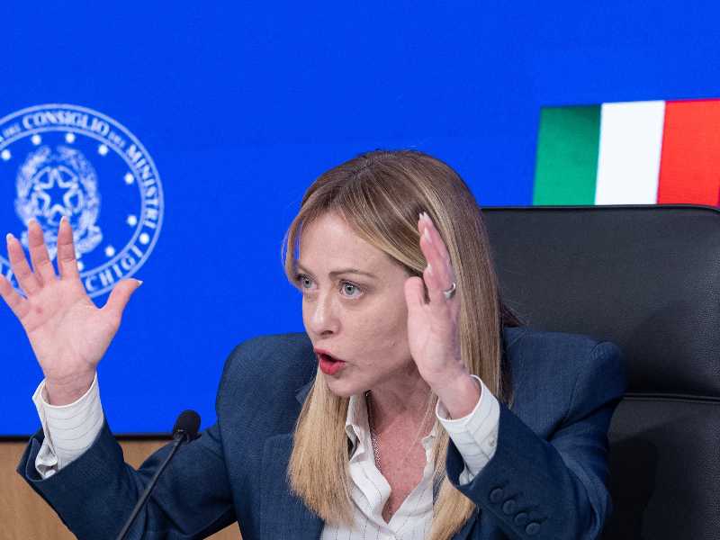 Meloni chiede la "grazia" alla Ue sulle spese energetiche. Giorgetti: "Pronti a chiedere la deroga come per la Difesa"