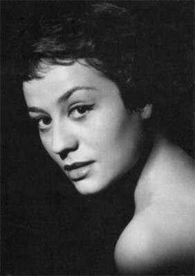 Annie Girardot &egrave; nata il 25 ottobre del 1931. Il suo debutto cinematografico &egrave; del 1955.