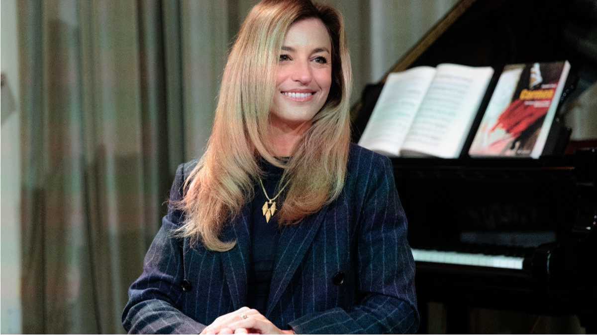 Immagine di Beatrice Venezi: "Usata e buttata via dalla destra. Dalla Fenice nessuna tutela"