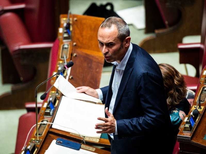 Una legge che obbliga i giornali a pubblicare le assoluzioni. Costa (FI): "Norma di civiltà"