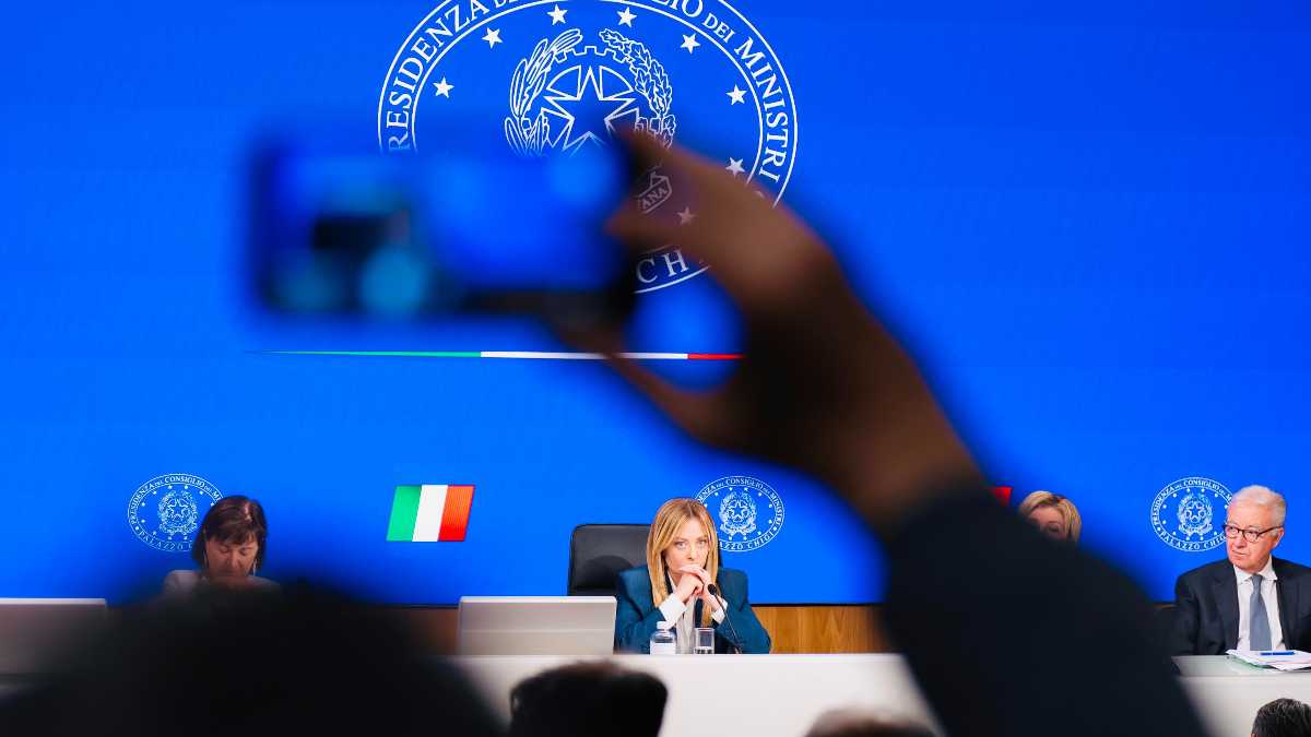 Cala la fiducia nel governo e la voglia di nucleare è alta. I sondaggi Youtrend