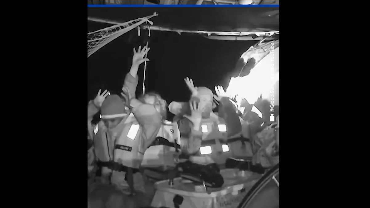 Immagine di Flotilla per Gaza intercettata da Israele vicino a Creta. Meloni: "Condanniamo il sequestro delle imbarcazioni"