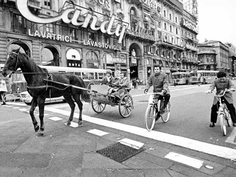 L'austerità a Milano negli anni Settanta (foto Ansa)