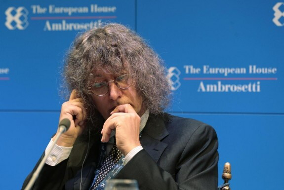 Riappare il guru del M5S, Gianroberto Casaleggio, invitato all'European House Forum.