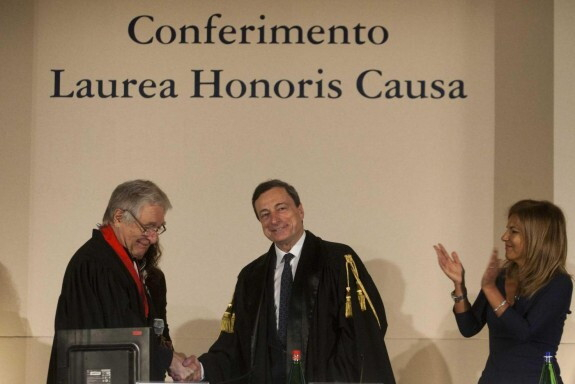 All'universit&agrave; Luiss, il presidente della Bce Mario Draghi riceve la laurea honoris causa