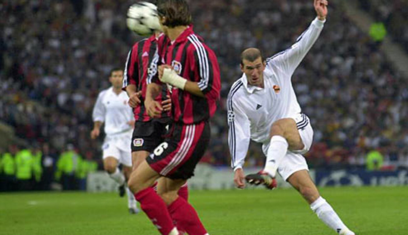 Solo un gran gol di Zinedine Zidane riusc&igrave; a fermare il Bayer Leverkusen nella stagione 2001/2002