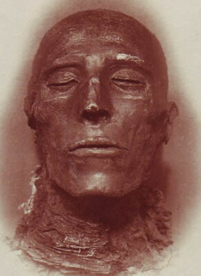 La mummia di Seti I ritrovata nel 1889