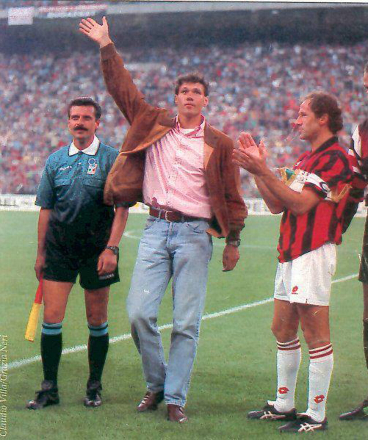 Nel 1995 al Berlusconi salut&ograve; San Siro e il calcio giocato Marco Van Basten