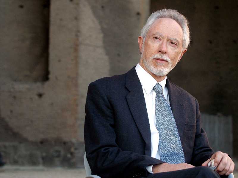 Lo scrittore sudafricano John Maxwell Coetzee, premio Nobel per la letteratura 2003, al Festival delle Letterature alla Basilica di Massenzio, Roma, nel 2004 (Giulio Napolitano / LaPresse)