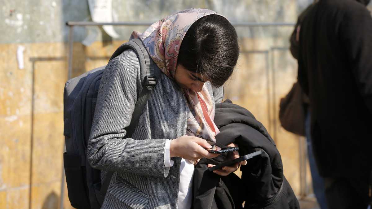 Immagine di Dal contrabbando di Starlink al mercato nero delle Vpn. Internet in Iran è nemico del regime