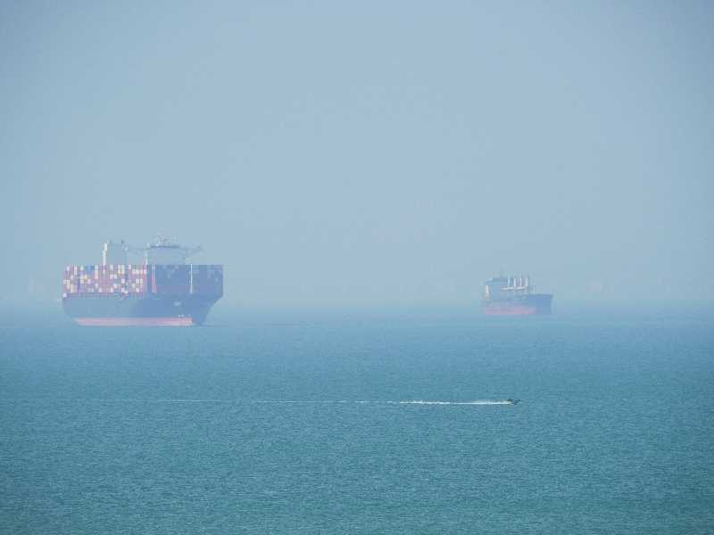 Navi mercantili nello Stretto di Hormuz (Asghar Besharati/Getty Images)
