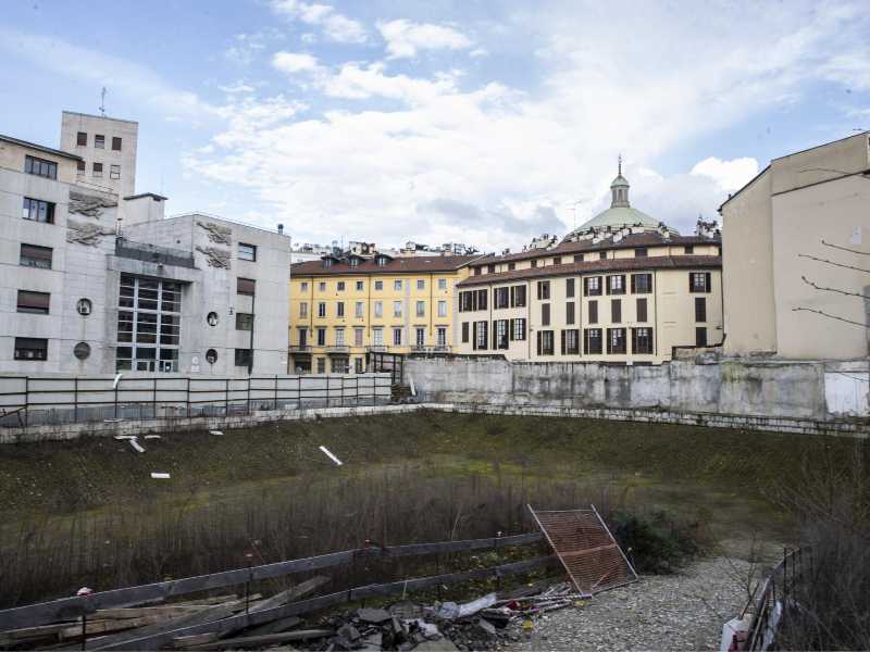 Il cantiere in via Vecchia Zecca a Milano (foto LaPresse)