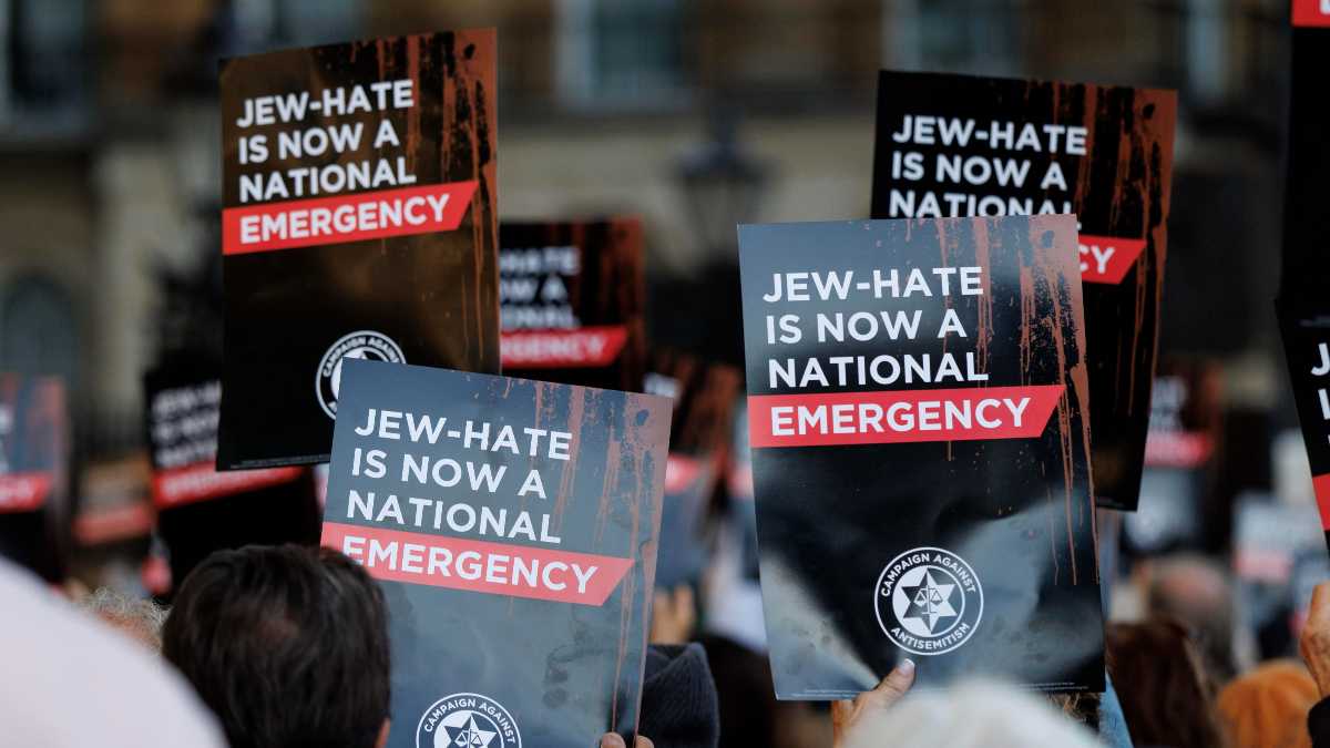 Immagine di A Londra la violenza antisemita è fuori controllo. Il governo in allerta si aspetta un mega attentato