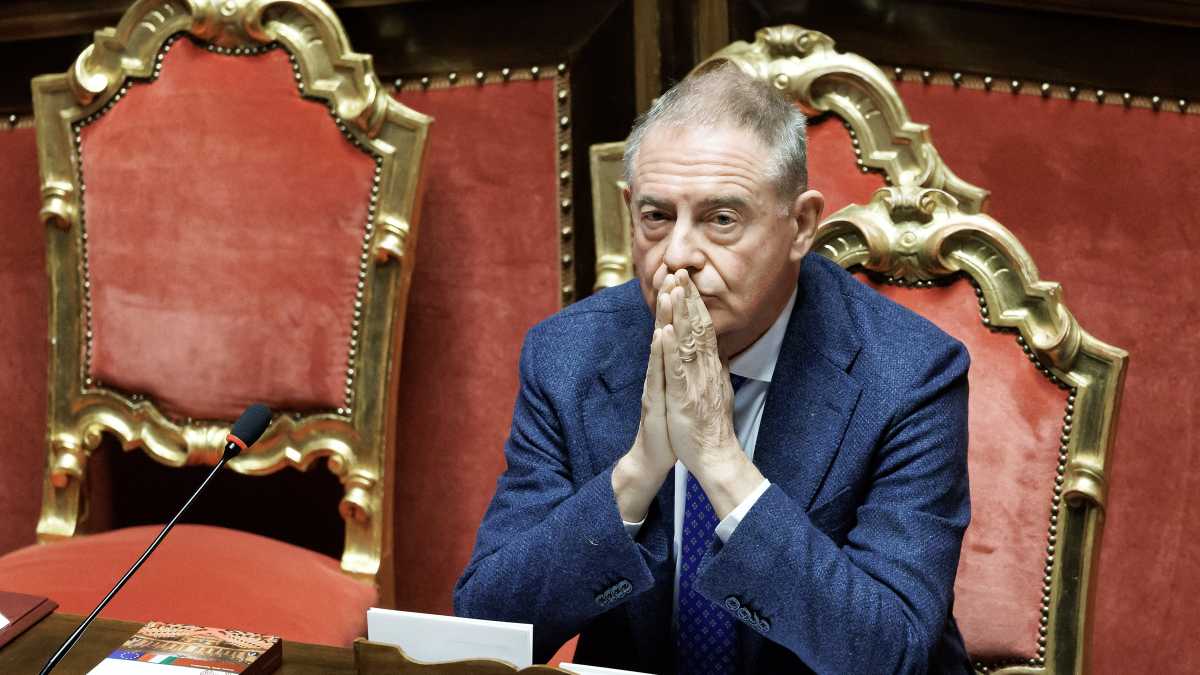Immagine di La vendita rinviata, l’altoforno spento e il flop di Urso su Taranto