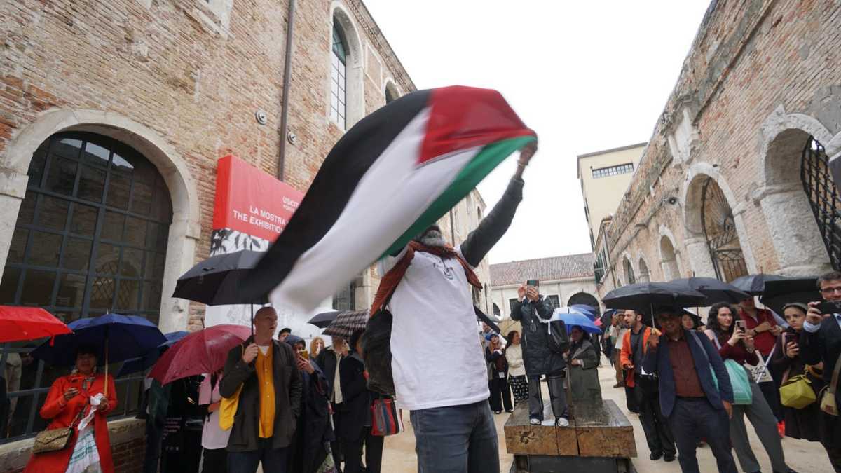 Immagine di Aggredito il pacifista israeliano Eyal Waldman a Venezia