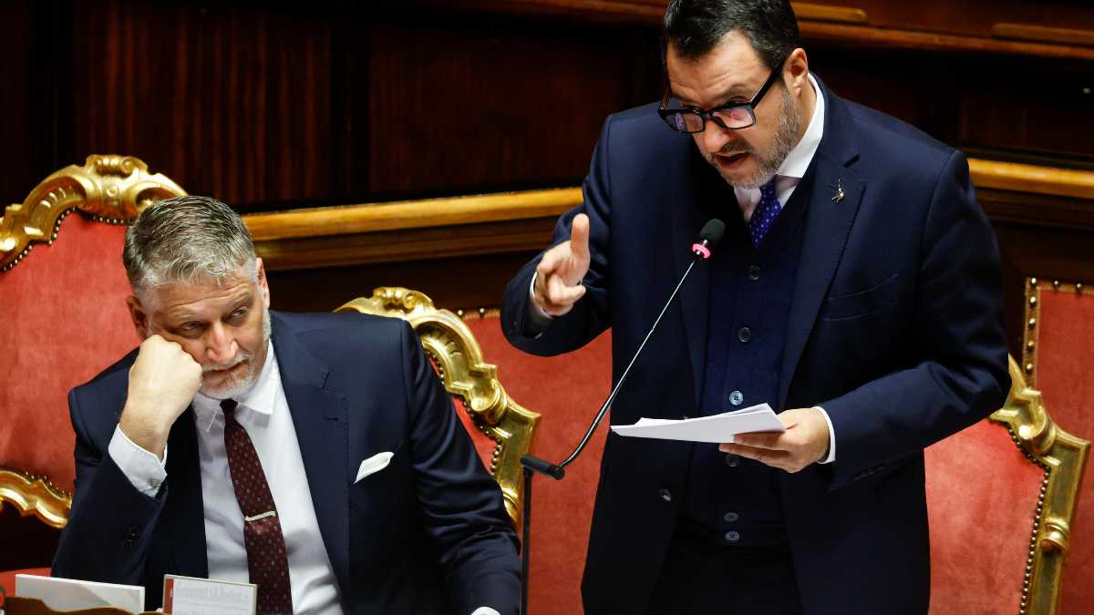 Immagine di Tra Giuli e Salvini siamo alla commedia politica