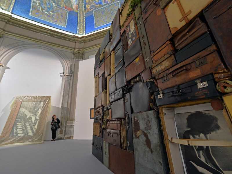 L'opera "The End" di Fabio Mauri esposta alla Biennale del 2015 (foto Ansa)