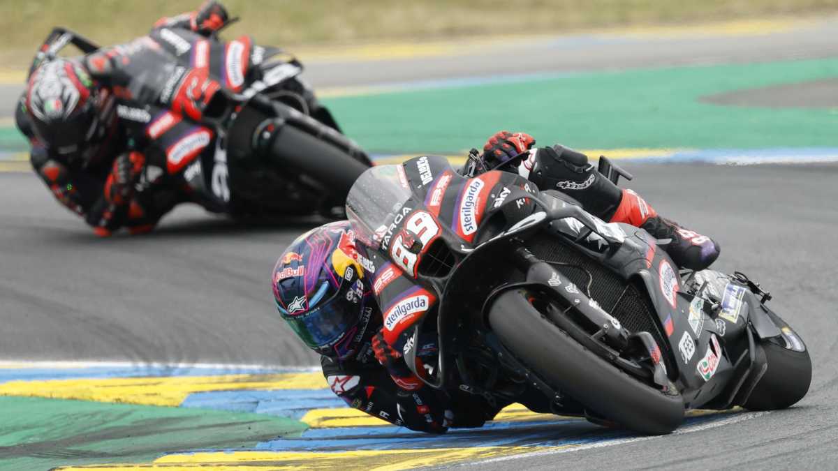 Immagine di L'Aprilia fa l'en plein a Le Mans: Martin vince, Ducati ancora nel buio