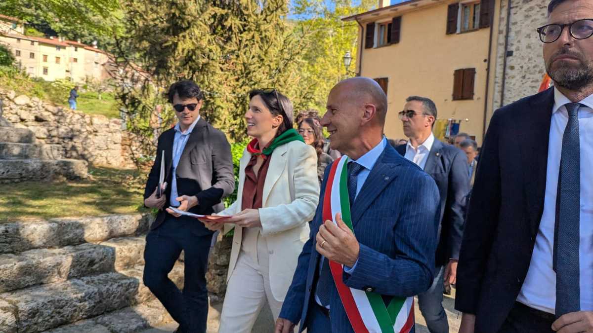 Immagine di Schlein viaggia in lungo e in largo per accreditarsi ma i sondaggi non la aiutano
