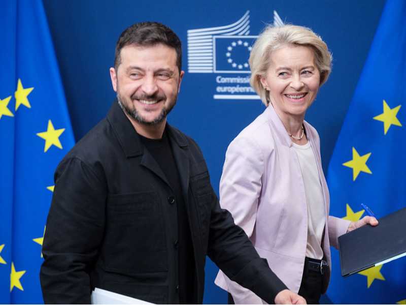 Volodymyr Zelensky e Ursula von der Leyen (foto Getty Images)