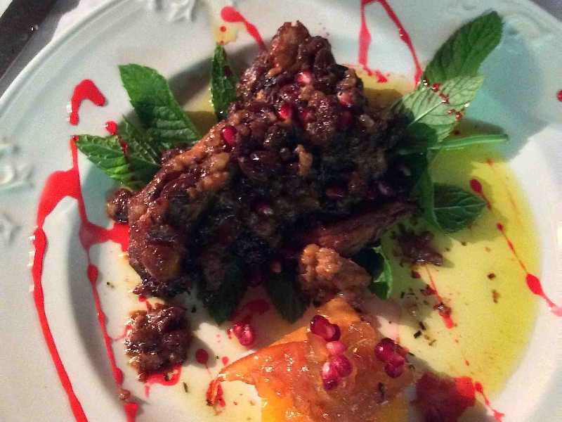 Mia foto di un pavone mangiato all'Ambasciata di Quistello