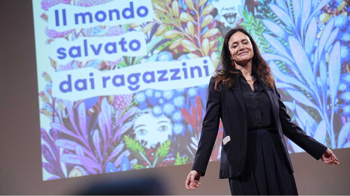 Immagine di Insieme al Salone del Libro. Scoprire il Mondo salvato dai bambini tra pozzanghere asciutte e Zadie Smith