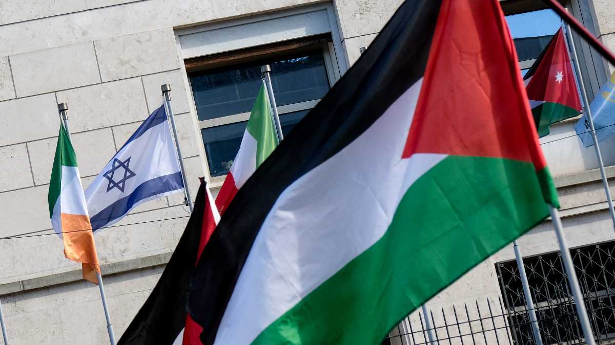 Immagine di I mediocri cacciaballe su Israele a sinistra