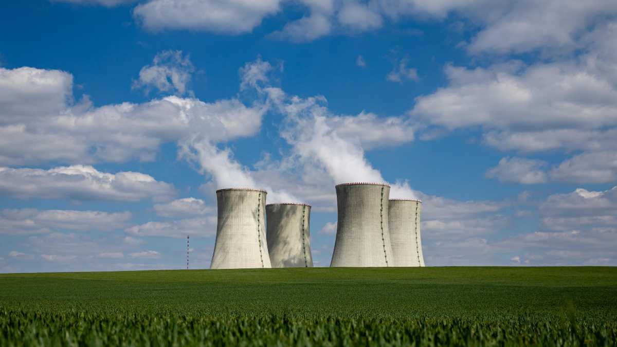 Immagine di Uranio, CO2 e M5s. I surreali argomenti dell’on. L’Abbate
