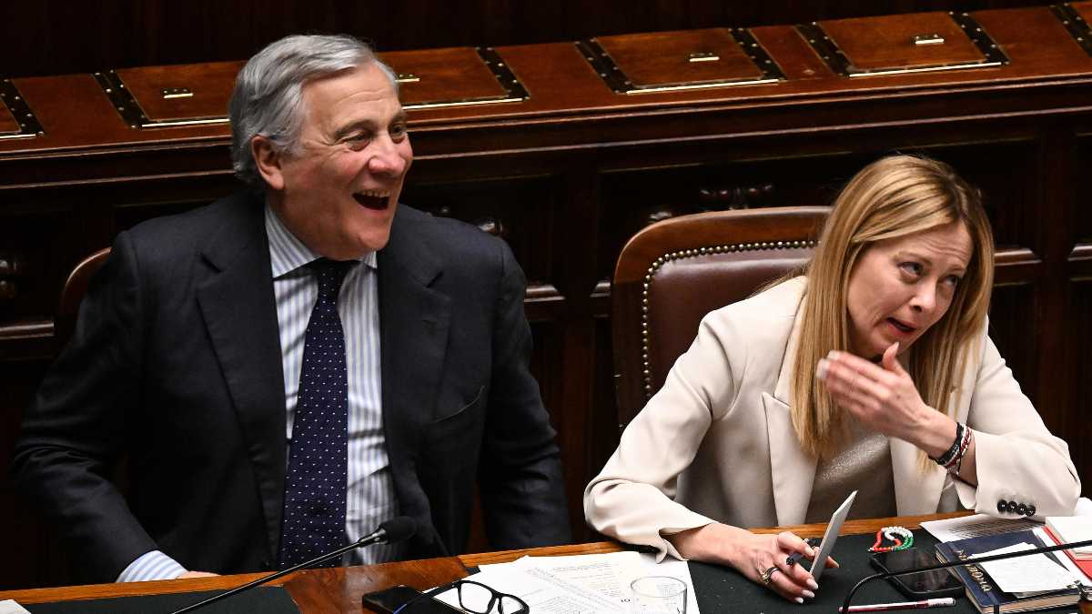 Spendere di più sì, ma non sfidando l’Europa. Un lapsus rivelatore di Tajani