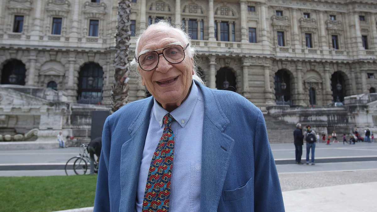 Immagine di Il ragionevole sregolamento dei sensi. L'intervista di Marco Pannella a Playboy
