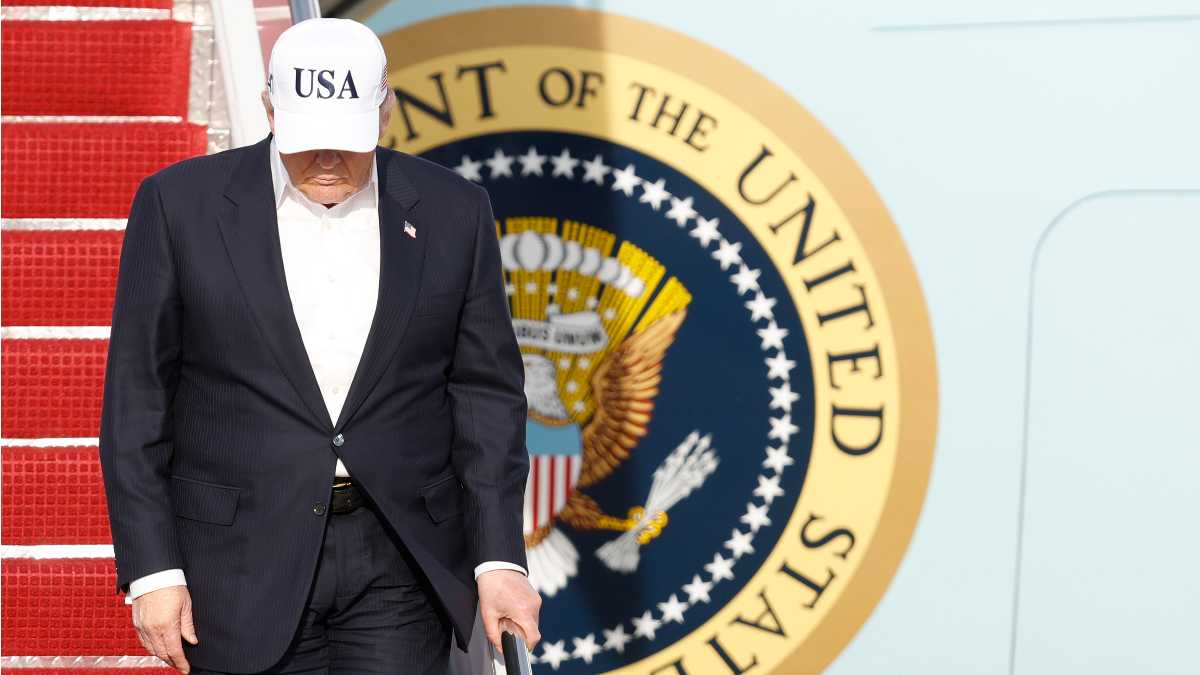 L’ambigua ma forte impopolarità di Trump in Europa e in Italia
