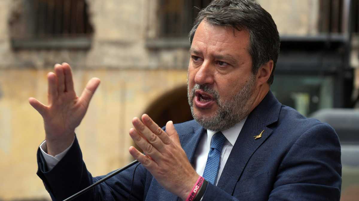 Immagine di Il caso Modena divide il governo: Salvini insegue Vannacci, Meloni e Tajani prendono le distanze