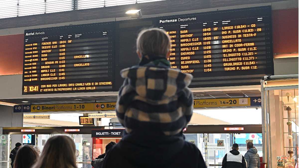 Immagine di Trasporti a rischio in tutta Italia per lo sciopero generale di 24 ore