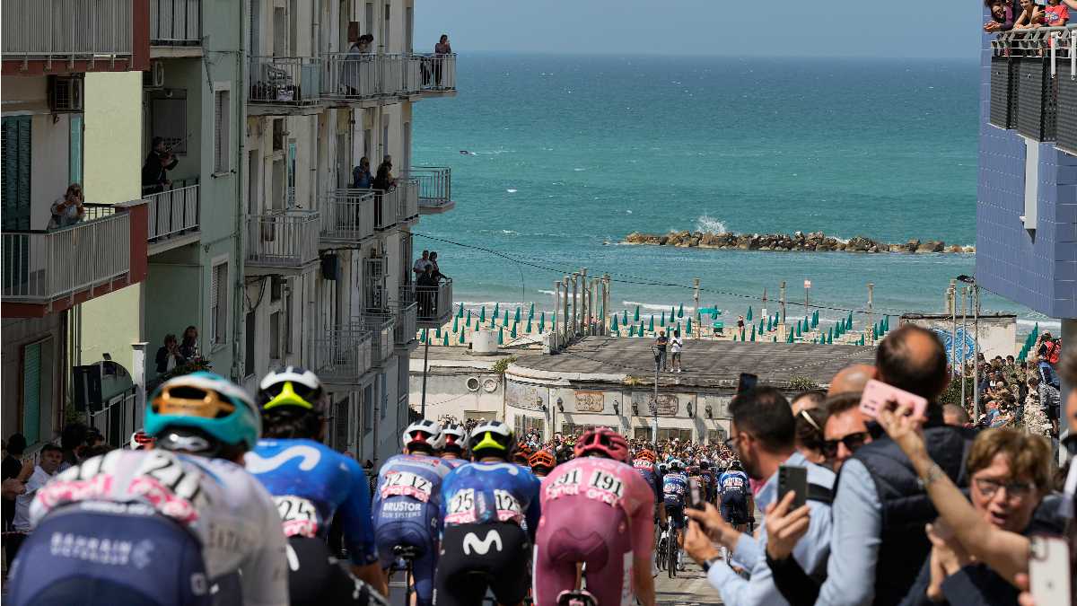 Immagine di Tutto l'azzurro del Giro d'Italia