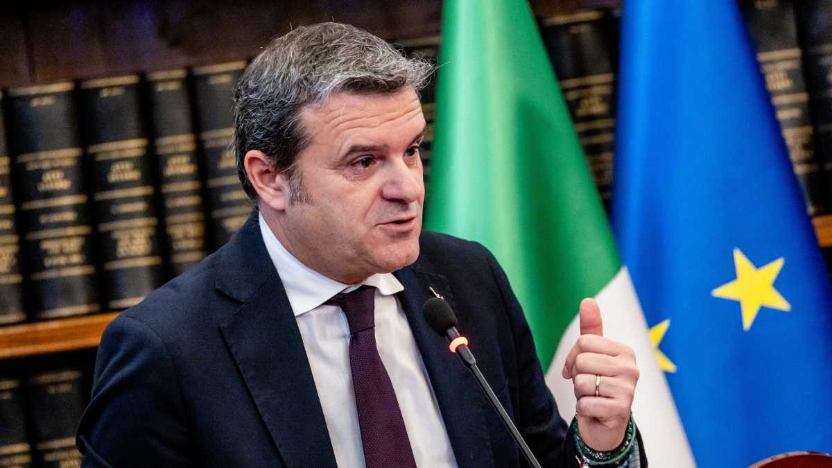 Immagine di Centinaio (Lega): "Ravetto? Un'ingrata. Vannacci? Mai stretto neanche la mano. Calenda? Non avrei problemi a dialogare con lui"