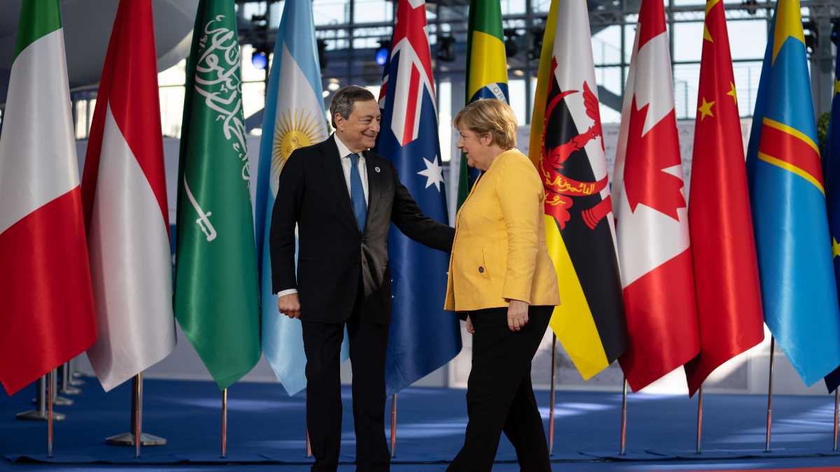 Immagine di L’Europa valuta un inviato per trattare con Putin: spuntano i nomi di Draghi e Merkel