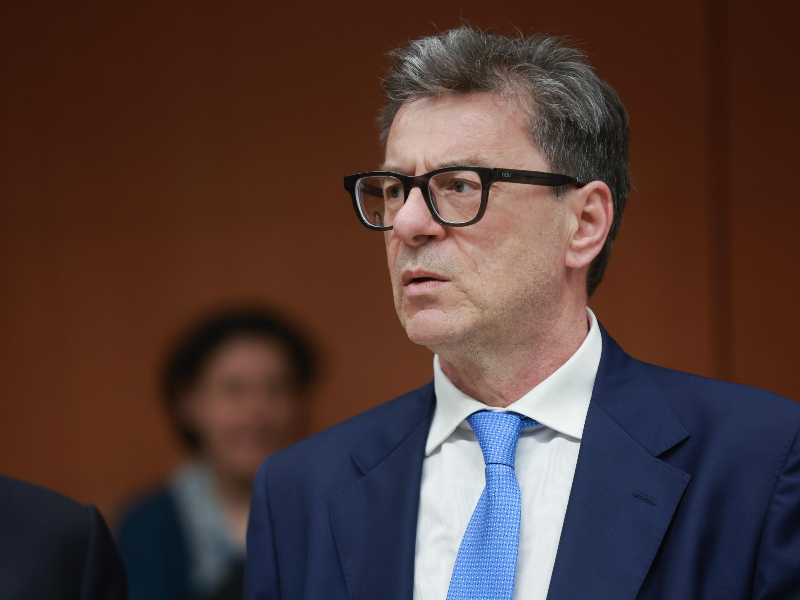 La Ue risponde a Giorgetti sulla Rai: legge attuale compatibile con il Media Freedom Act, il nodo è la presidenza