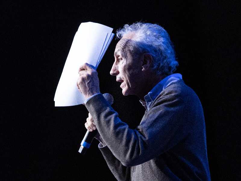 Immagine di Quel vizio del giornalismo antropofago