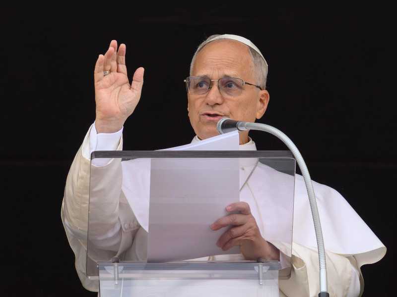 Immagine di Papa Leone va ad Acerra: più che eco-emergenza, “topos” teologico della Chiesa in uscita
