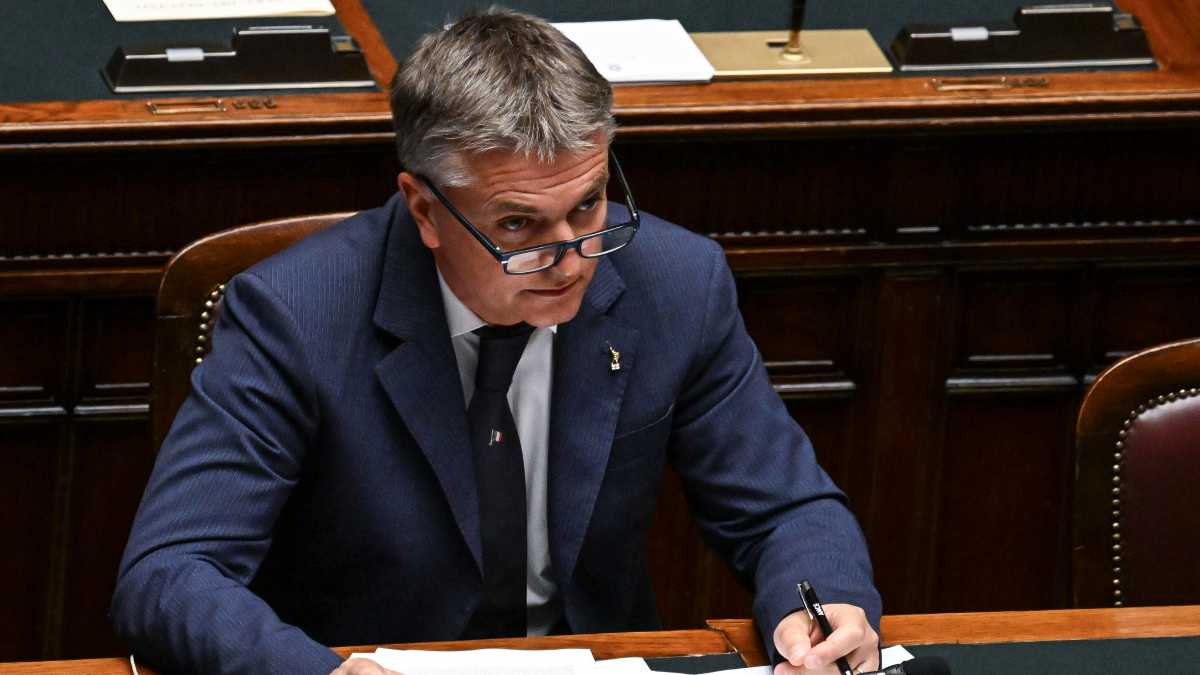 Immagine di Vannacci fa casting alla Camera. Rixi: “La Lega è incompatibile con FN: o lui o noi”