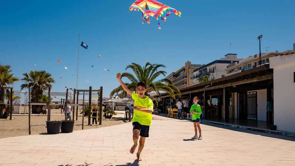 Scuola contro spiaggia, un dibattito che racconta il paese