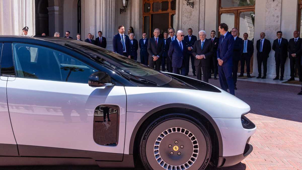 Immagine di A Maranello hanno fatto di tutto, ma la Luce è un flop. Costi, estetica e nostalgia