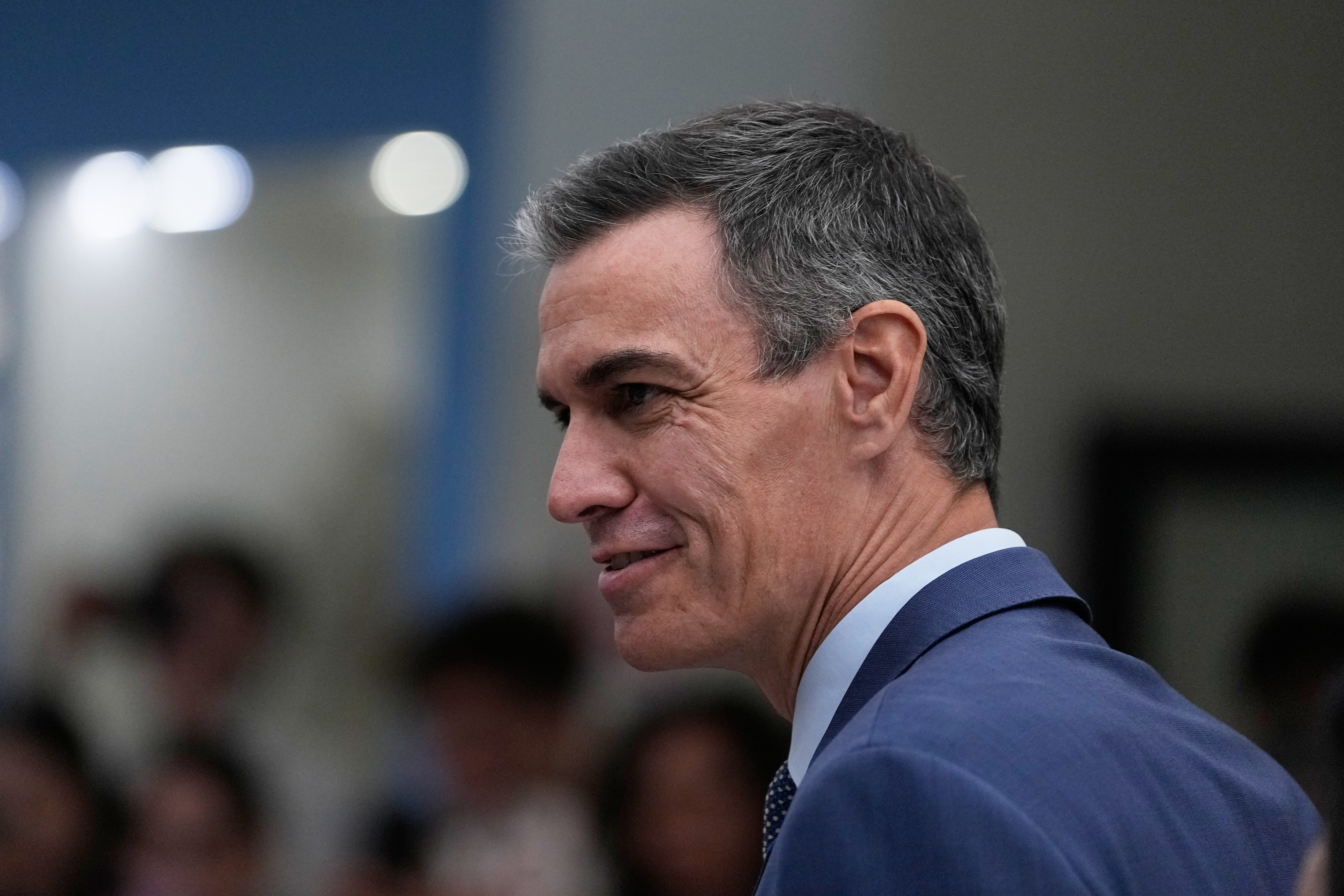 Dalla Guardia Civil nella sede del Psoe al processo della moglie. La partita più difficile per Sánchez si gioca in casa