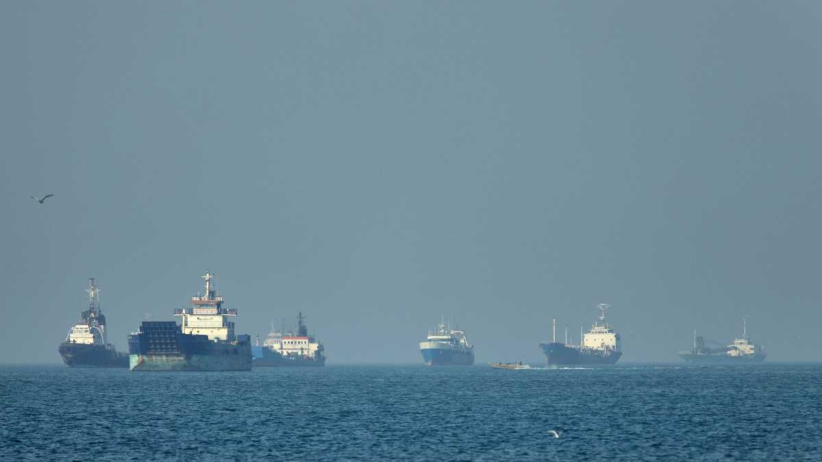 Immagine di Gli Usa colpiscono un sito militare in Iran, Teheran apre il fuoco a Hormuz. Droni di Hezbollah su Israele
