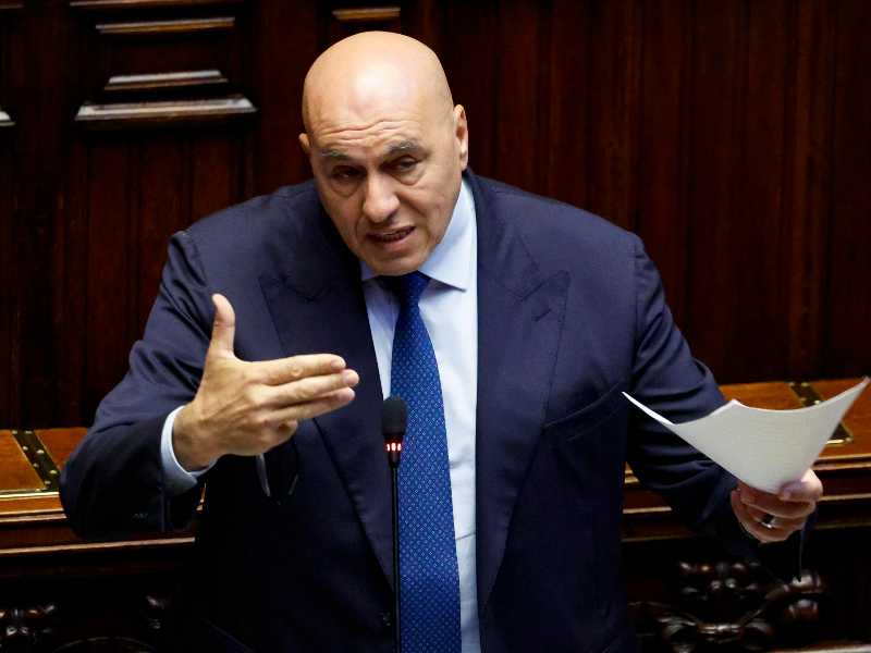 La Difesa di Crosetto: “Safe impopolare, ma lo faccio per il Paese”
