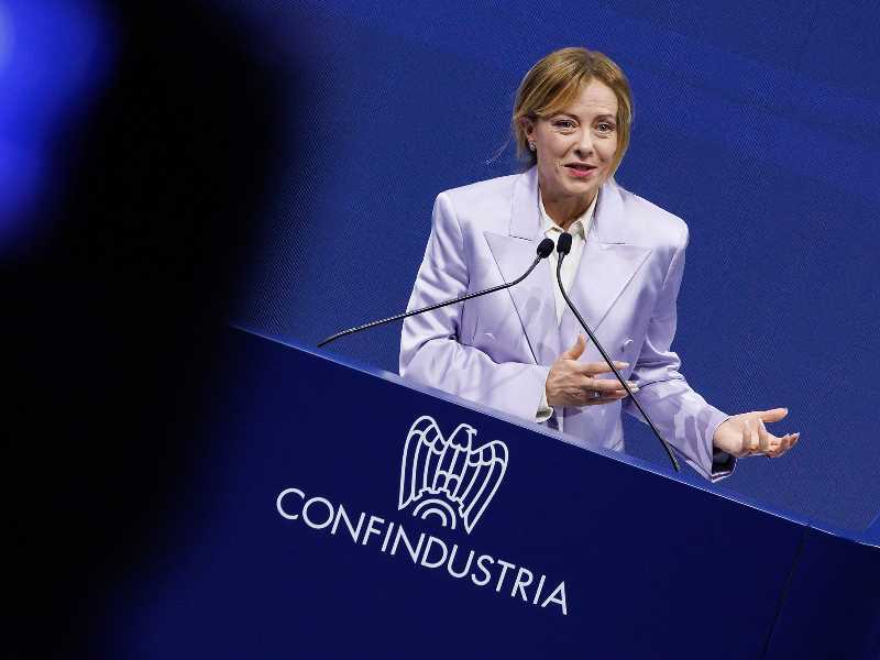 Meloni, al voto! Bonelli: "Vuole le urne a novembre". La Lega pensa a una "scossa" e Conte non vuole le primarie con l'obolo