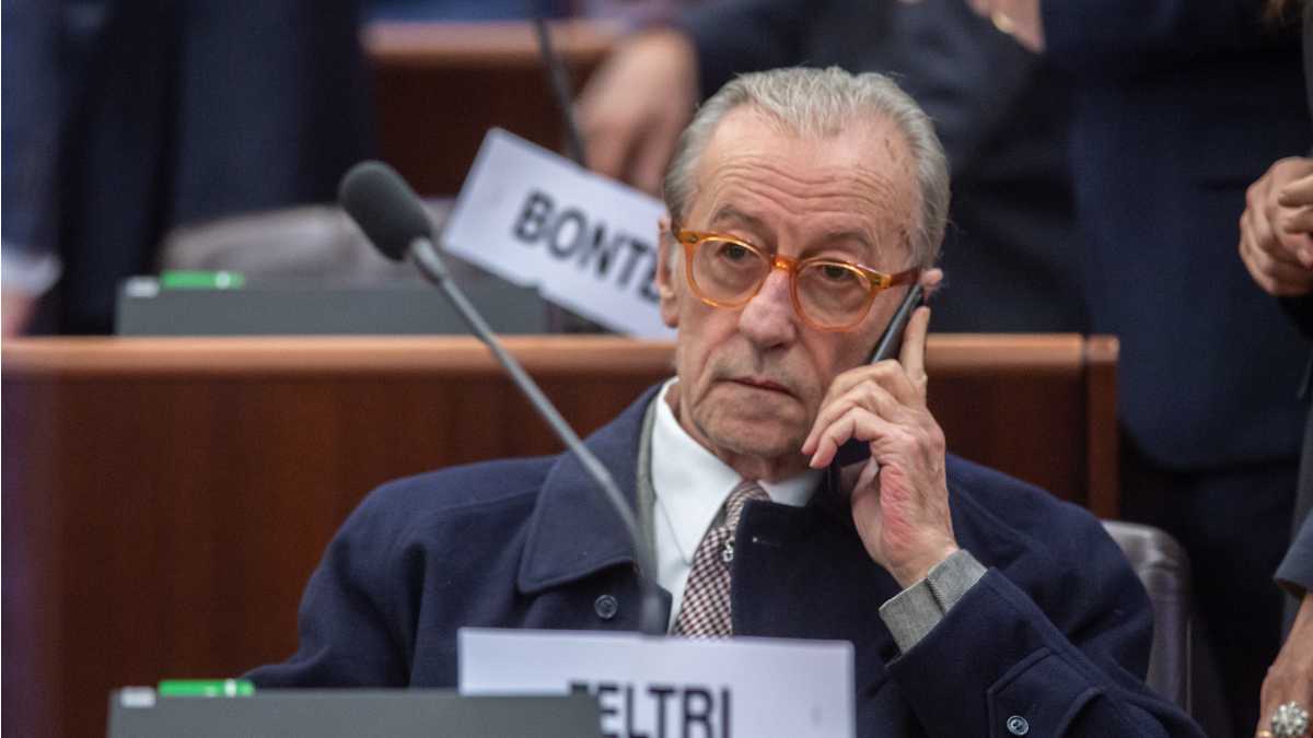 Immagine di Che cosa ha imparato un algoritmo dal libro di Vittorio Feltri e Alessandro Gnocchi